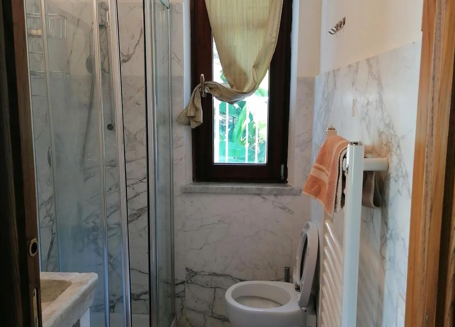 Bed and Breakfast Casa del Marmo Pietrasanta Bed & Breakfast